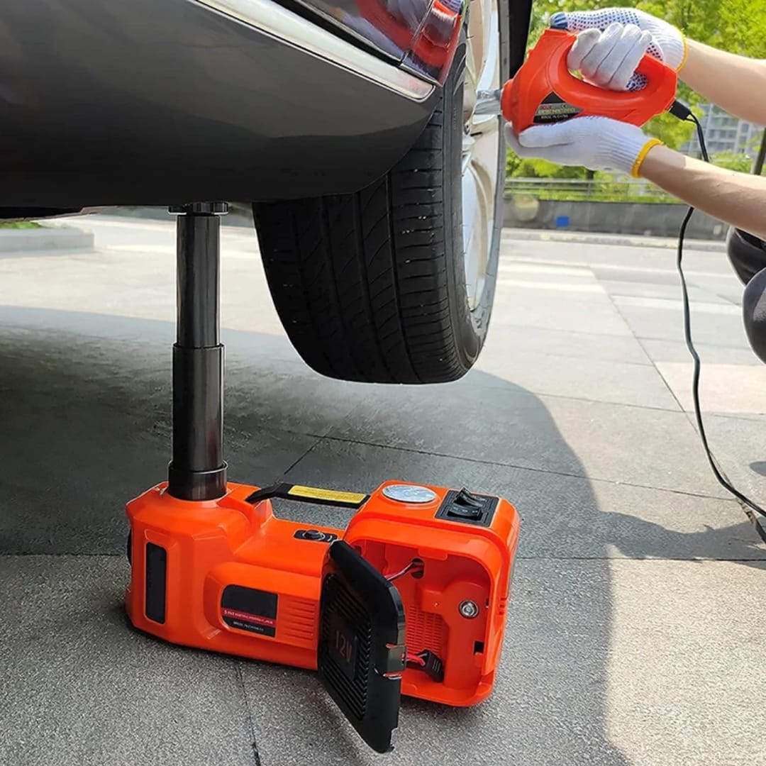 Driver using the 5-in-1 electric hydraulic car jack